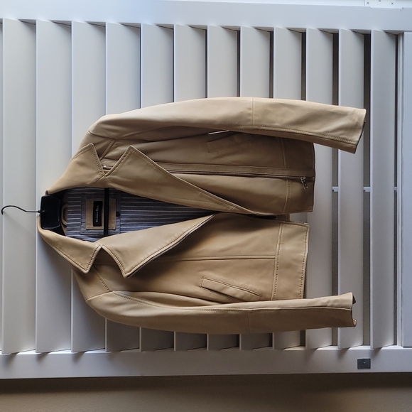Massimo Dutti Jackets & Blazers - Jacket Massimo Dutti genuine sheep leather jacket, Color Cream Yellow, Size XS